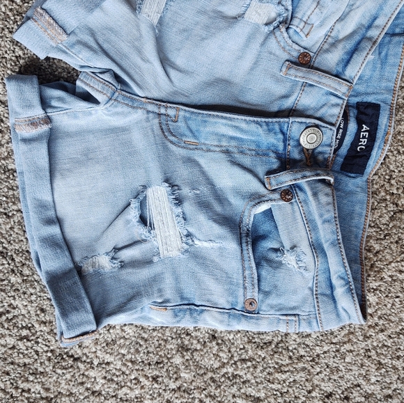 Aero Size 00 Distressed Low Rise Midi Jean Shorts! - Picture 10 of 12